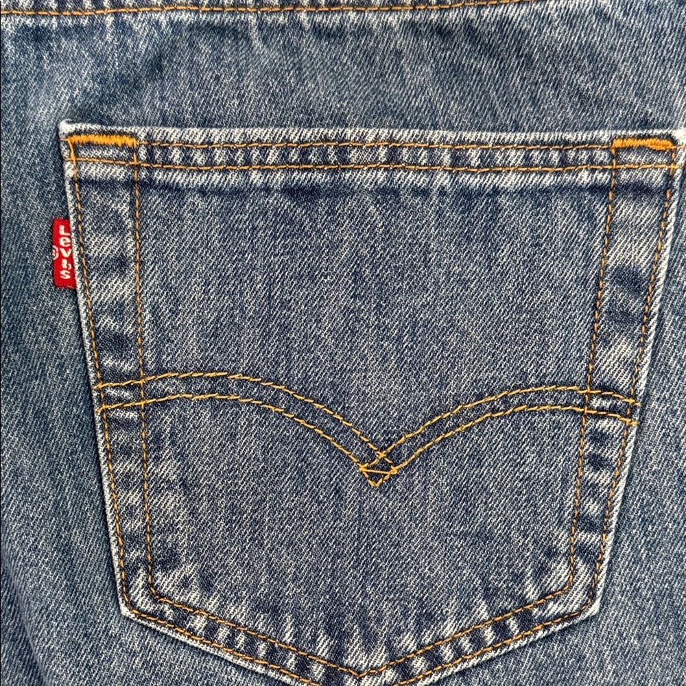 Levi's Men's 501 Original 100% Cotton Hemmed Jean Shorts W33 Medium Wash - Picture 6 of 11